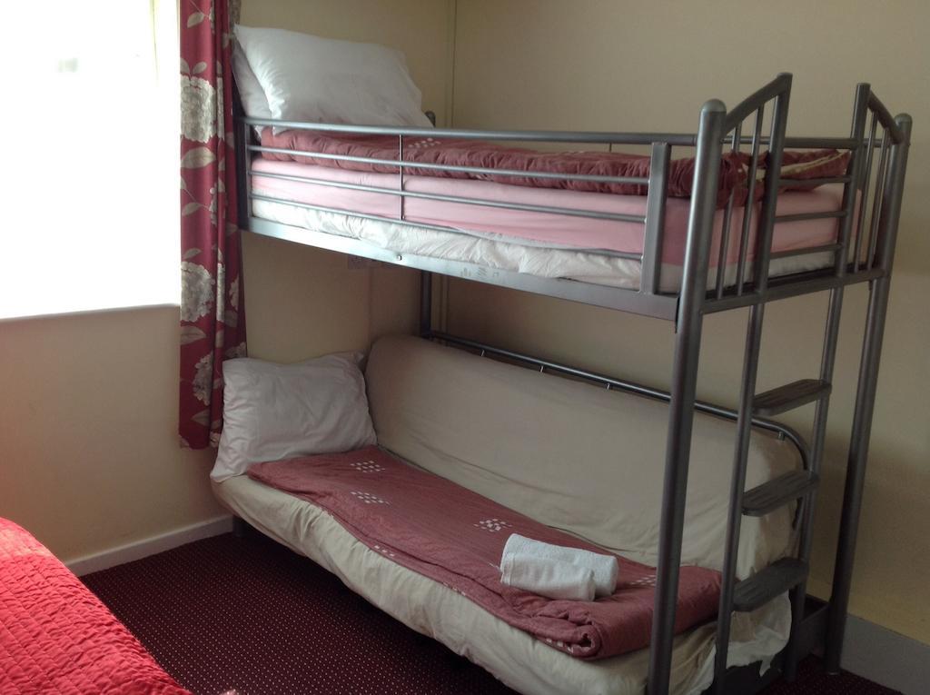 The Montclair Bed & Breakfast Blackpool Room photo